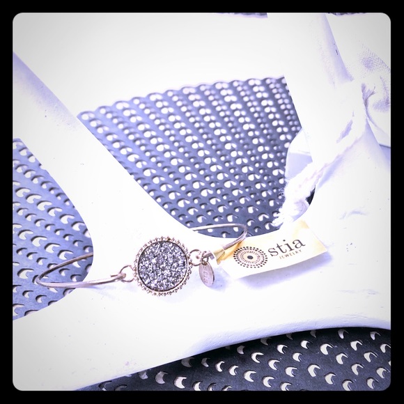 Stia Crystal Sparkle Bracelet🌟 - Picture 1 of 7
